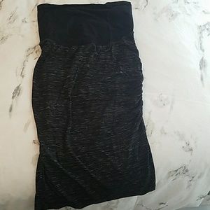 A pea in a pod Maternity Skirt stretchy